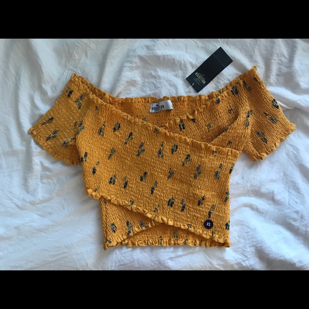 Hollister yellow off the shoulder top NWT